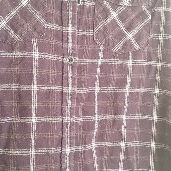 Button up - Picture 2 of 3
